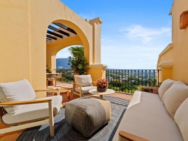 3 chambre Penthouse à vendre à La Quinta, Benahavís avec piscine garage - 1 375 000 € (Ref: 9410371)