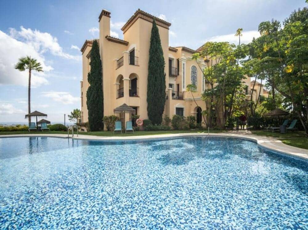 3 soverom Penthouse til salgs i Benahavis med svømmebasseng garasje - € 1 275 000 (Ref: 9410371)