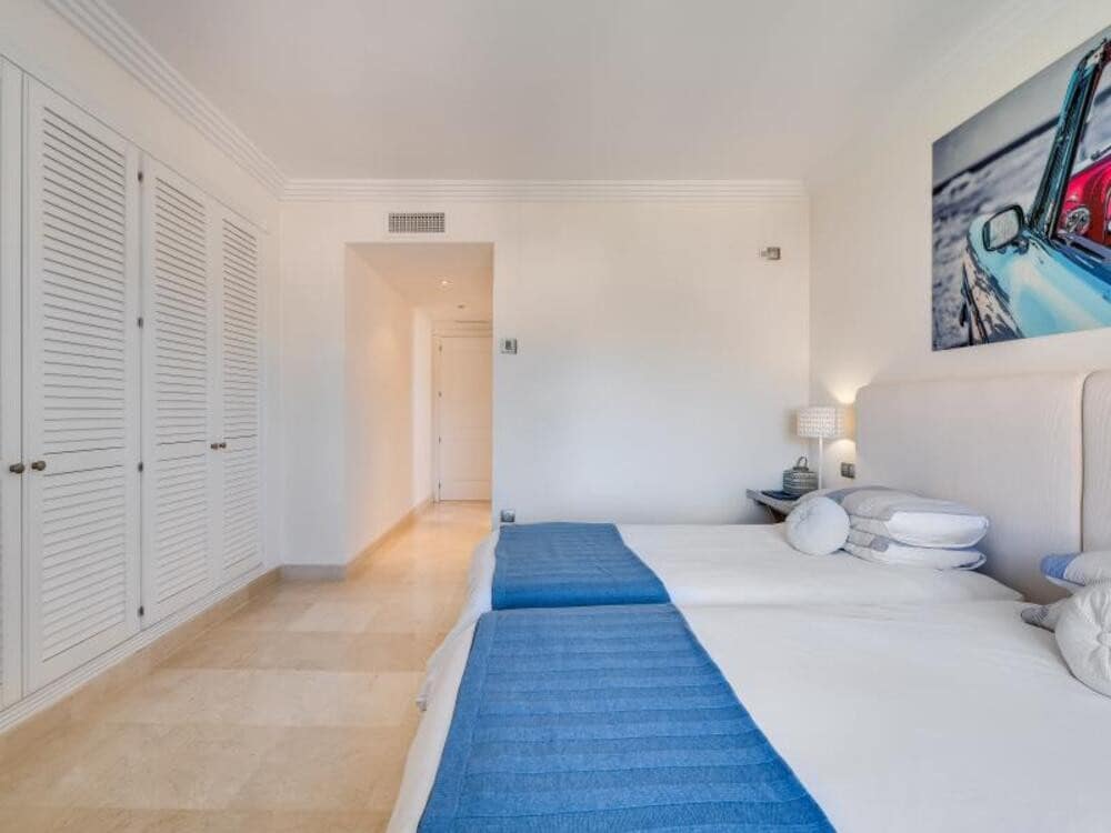 3 soveværelse Penthouse til leje i Marbella med swimmingpool garage - € 4.900 (Ref: 9410372)