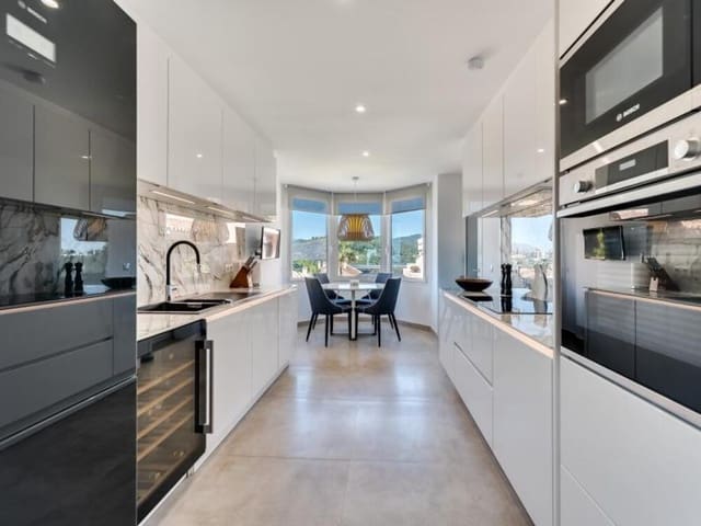 3 camera da letto Attico da affittare in Los Naranjos, Marbella con piscina garage - 4.900 € (Rif: 9410372)