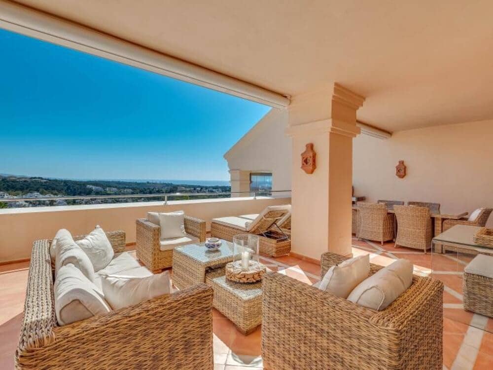 3 soveværelse Penthouse til leje i Marbella med swimmingpool garage - € 4.900 (Ref: 9410372)