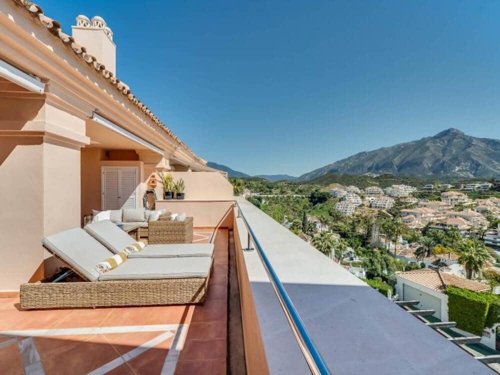 3 soveværelse Penthouse til leje i Marbella med swimmingpool garage - € 4.900 (Ref: 9410372)