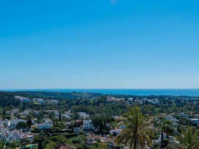 3 bedroom Penthouse for rent in Los Naranjos, Marbella with pool garage - € 4,900 (Ref: 9410372)