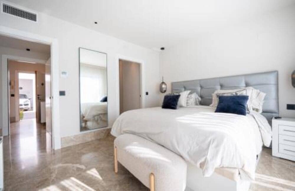 3 soveværelse Byhus til salg i Marbella med swimmingpool garage - € 895.000 (Ref: 9410373)