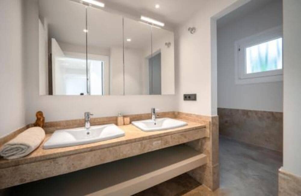 3 soveværelse Byhus til salg i Marbella med swimmingpool garage - € 895.000 (Ref: 9410373)