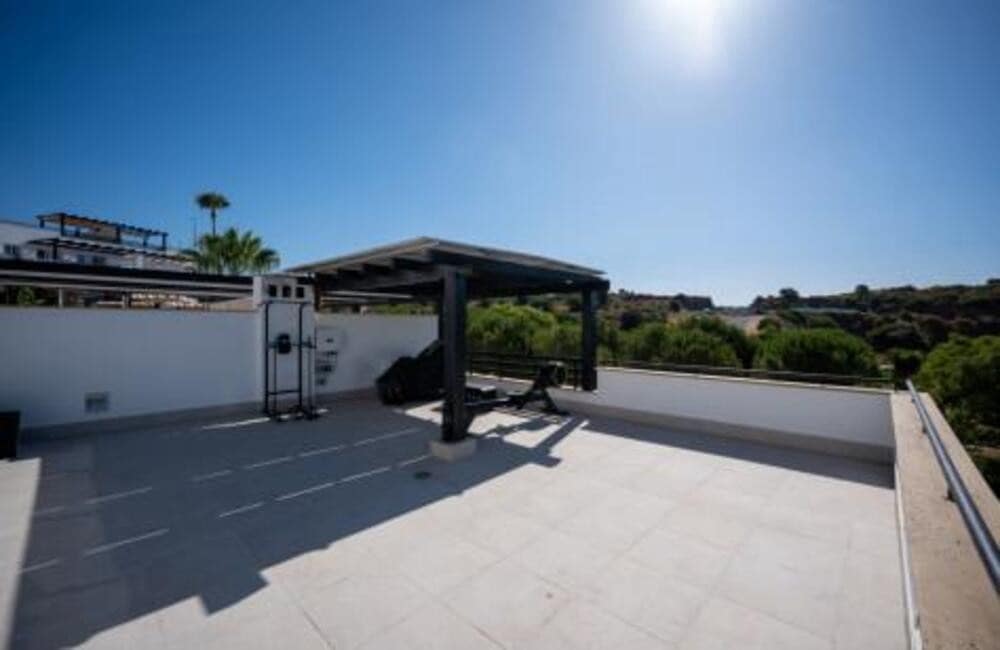 3 soveværelse Byhus til salg i Marbella med swimmingpool garage - € 895.000 (Ref: 9410373)