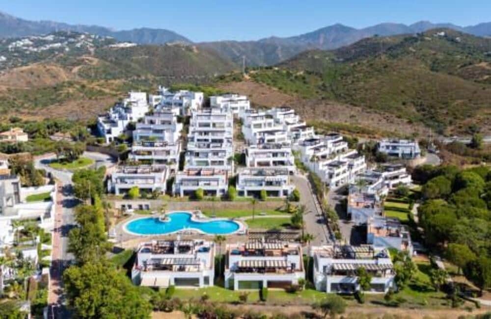 3 soveværelse Byhus til salg i Marbella med swimmingpool garage - € 895.000 (Ref: 9410373)