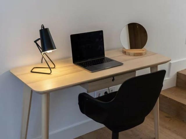 3 soverom Villa til leie i Las Brisas, Marbella med svømmebasseng garasje - € 10 000 (Ref: 9413452)