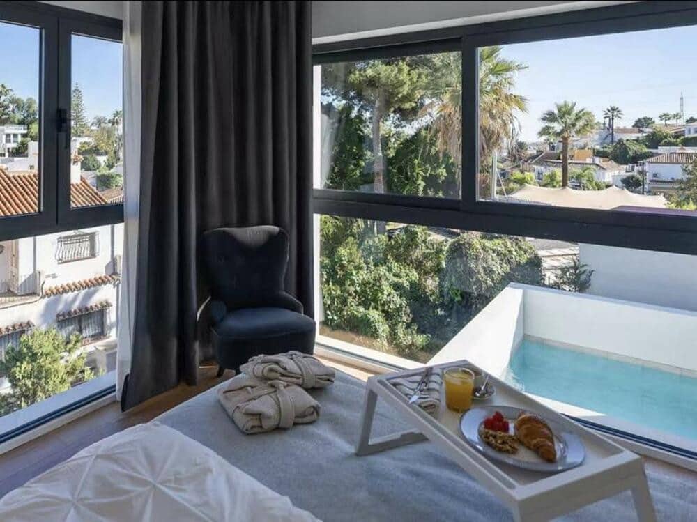 3 camera da letto Villa da affittare in Nueva Andalucia con piscina garage - 10.000 € (Rif: 9413452)