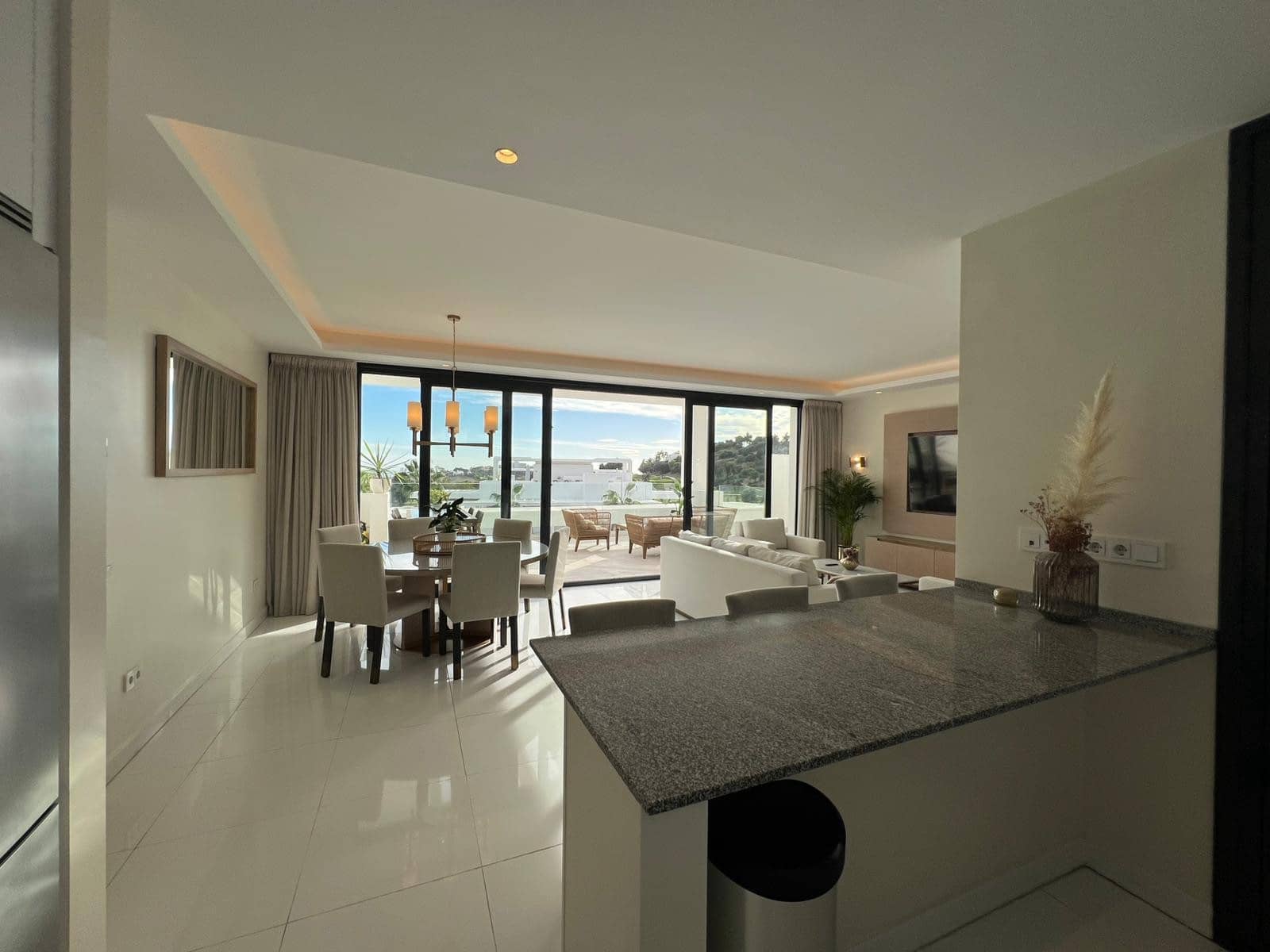 3 soveværelse Penthouse til leje i Benahavis med swimmingpool garage - € 4.500 (Ref: 9415676)