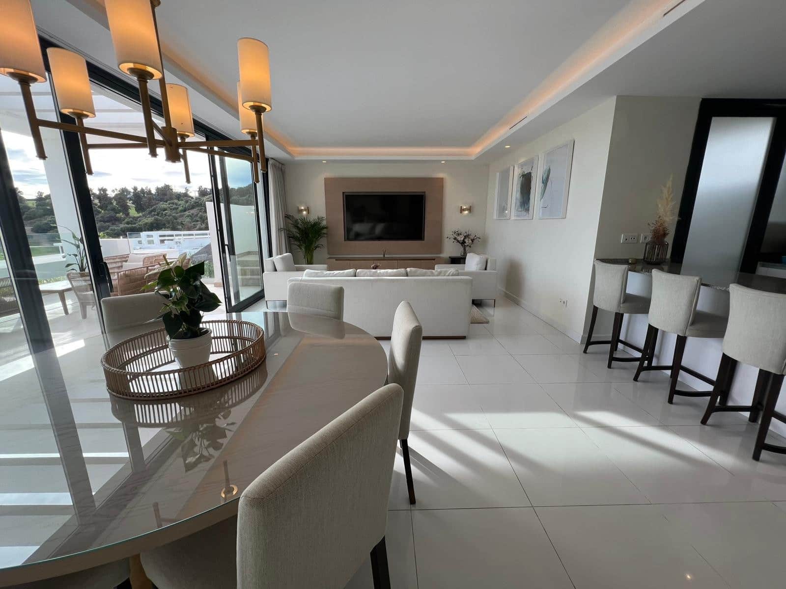 3 soveværelse Penthouse til leje i Benahavis med swimmingpool garage - € 4.500 (Ref: 9415676)