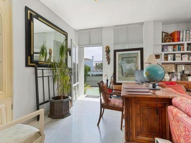 5 soveværelse Villa til salg i Las Brisas, Marbella med swimmingpool garage - € 1.750.000 (Ref: 9415678)