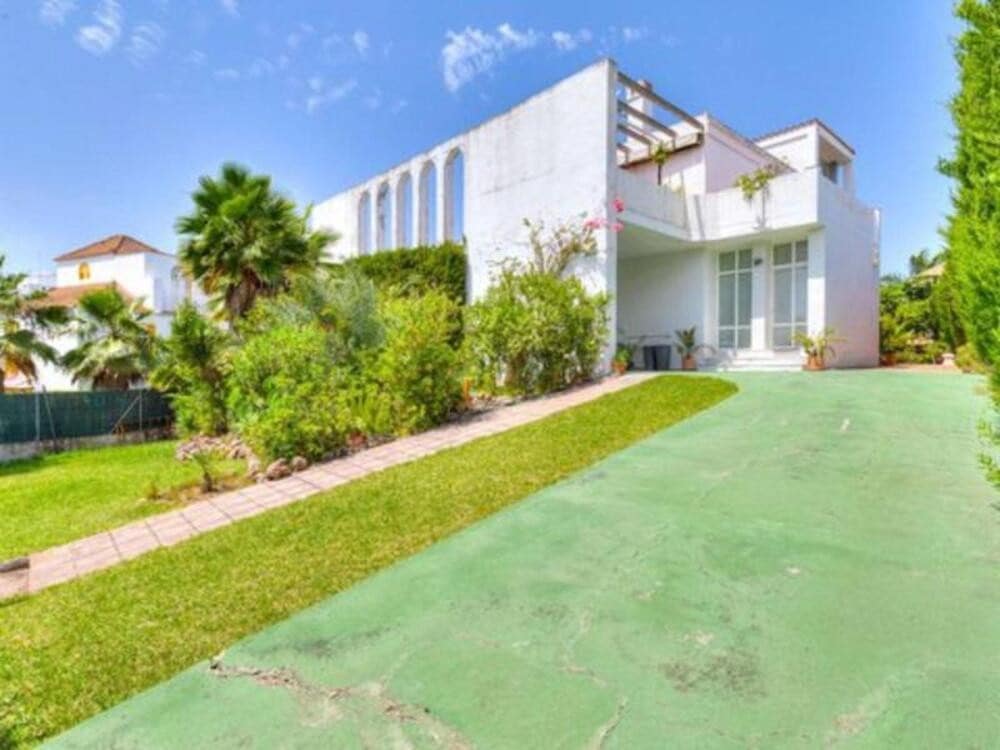 5 soveværelse Villa til salg i Marbella med swimmingpool garage - € 1.750.000 (Ref: 9415678)