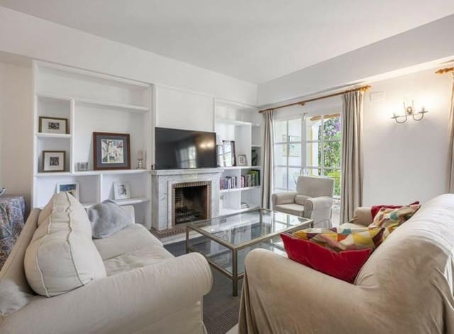 3 quarto Casa em Banda para venda em Selwo, Estepona com piscina garagem - 520 000 € (Ref: 9415679)