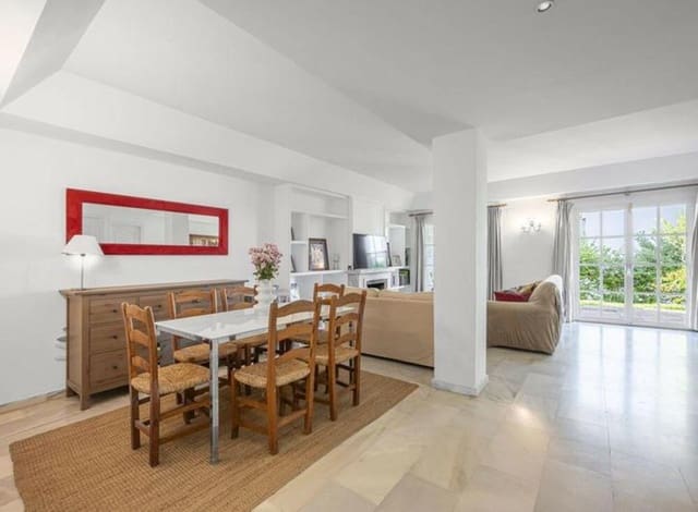3 chambre Maison de Ville à vendre à Selwo, Estepona avec piscine garage - 520 000 € (Ref: 9415679)