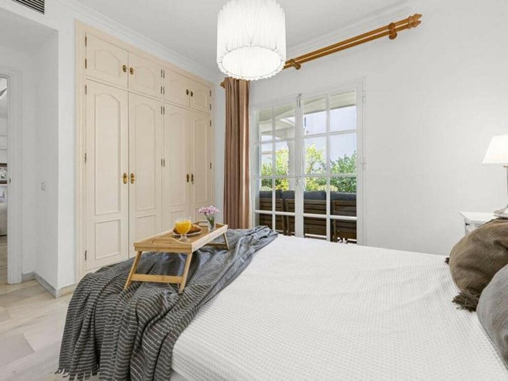 3 Zimmer Haus zu verkaufen in New Golden Mile mit Pool Garage - 520.000 € (Ref: 9415679)