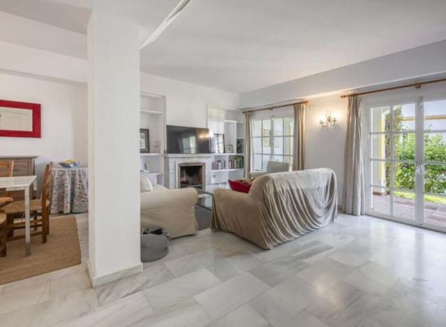 3 chambre Maison de Ville à vendre à Selwo, Estepona avec piscine garage - 520 000 € (Ref: 9415679)