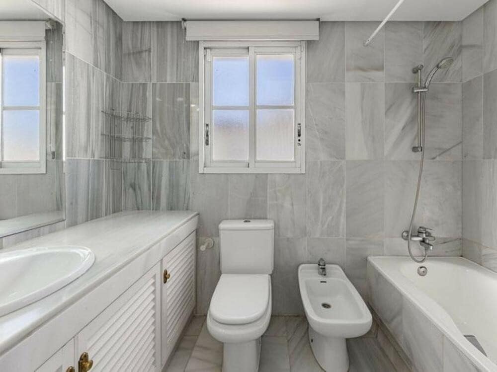 3 Zimmer Haus zu verkaufen in New Golden Mile mit Pool Garage - 520.000 € (Ref: 9415679)
