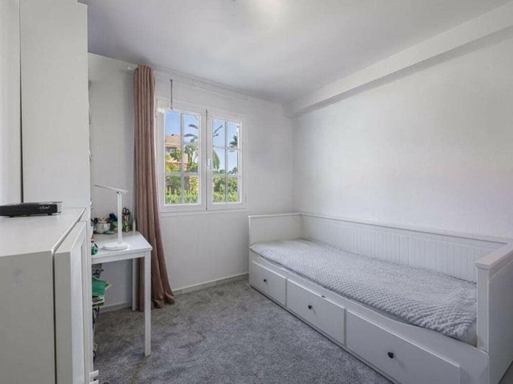 3 Zimmer Haus zu verkaufen in New Golden Mile mit Pool Garage - 520.000 € (Ref: 9415679)