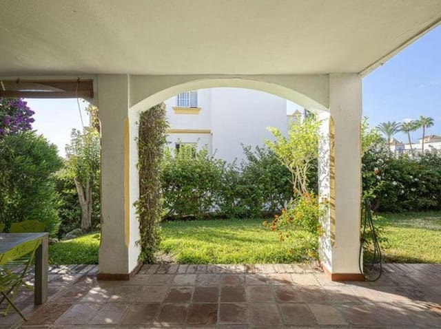 3 chambre Maison de Ville à vendre à Selwo, Estepona avec piscine garage - 520 000 € (Ref: 9415679)