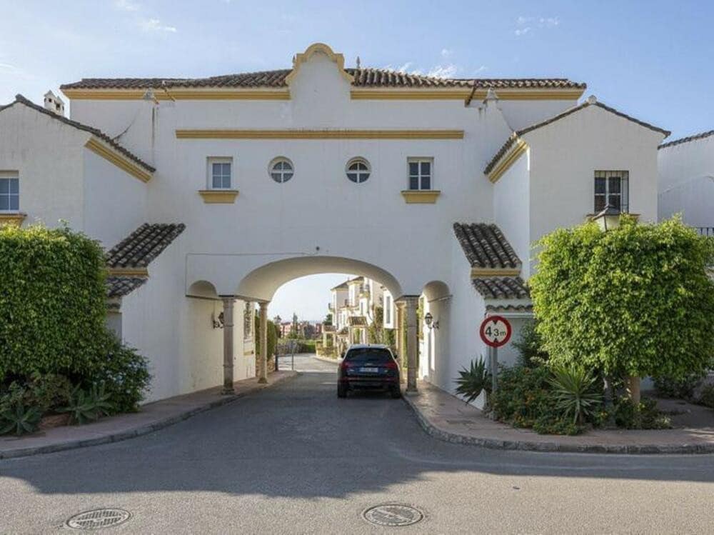 3 Zimmer Haus zu verkaufen in New Golden Mile mit Pool Garage - 520.000 € (Ref: 9415679)