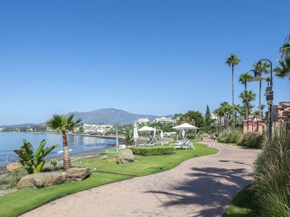 3 Zimmer Haus zu verkaufen in New Golden Mile mit Pool Garage - 520.000 € (Ref: 9415679)