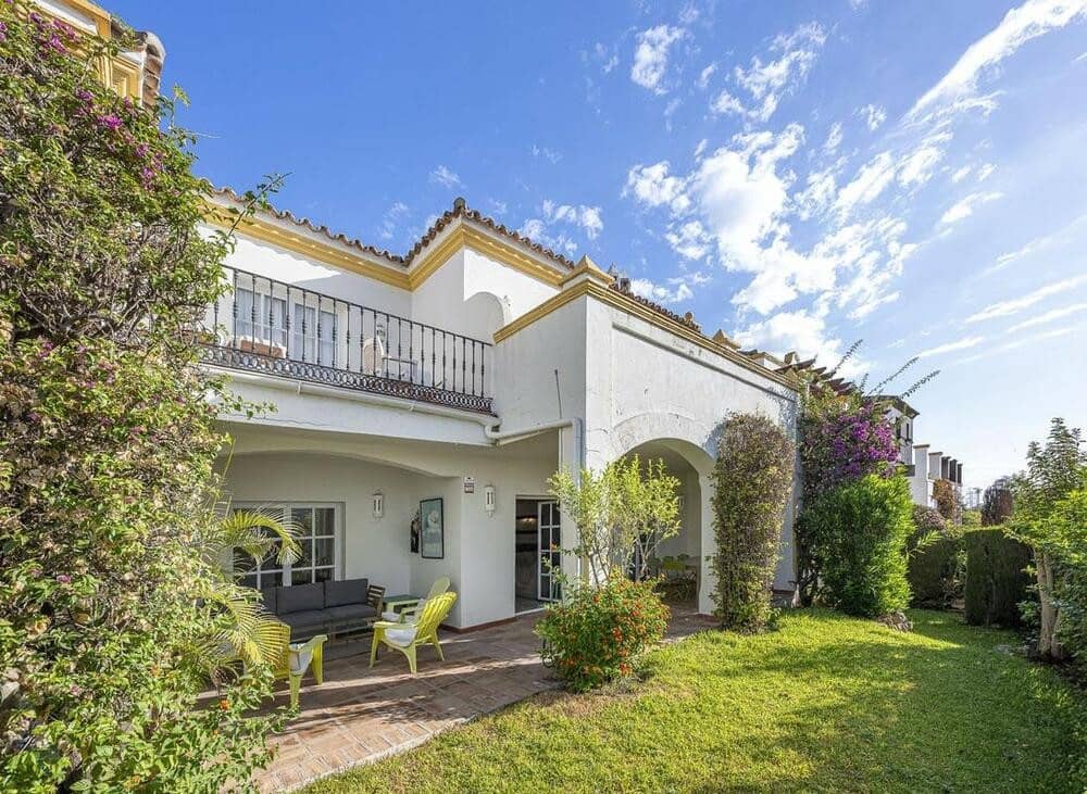 3 Zimmer Haus zu verkaufen in New Golden Mile mit Pool Garage - 520.000 € (Ref: 9415679)