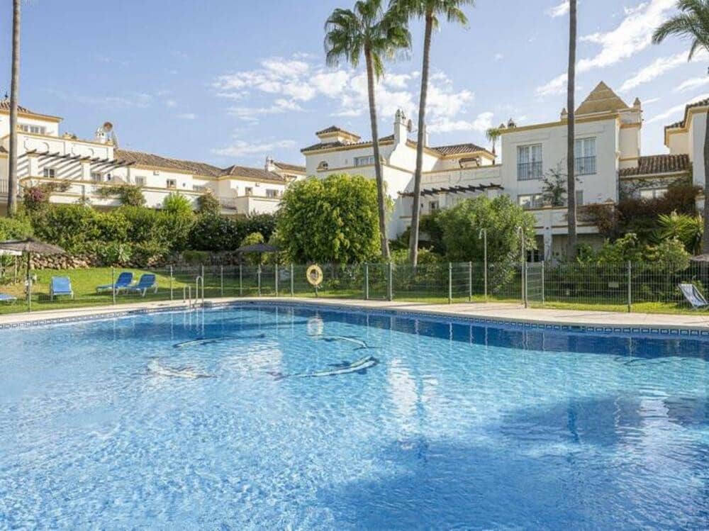 3 Zimmer Haus zu verkaufen in New Golden Mile mit Pool Garage - 520.000 € (Ref: 9415679)