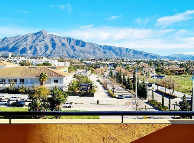 Apartamento de 3 habitaciones en Nueva Alcántara, Marbella en venta con piscina garaje - 595.000 € (Ref: 9426726)