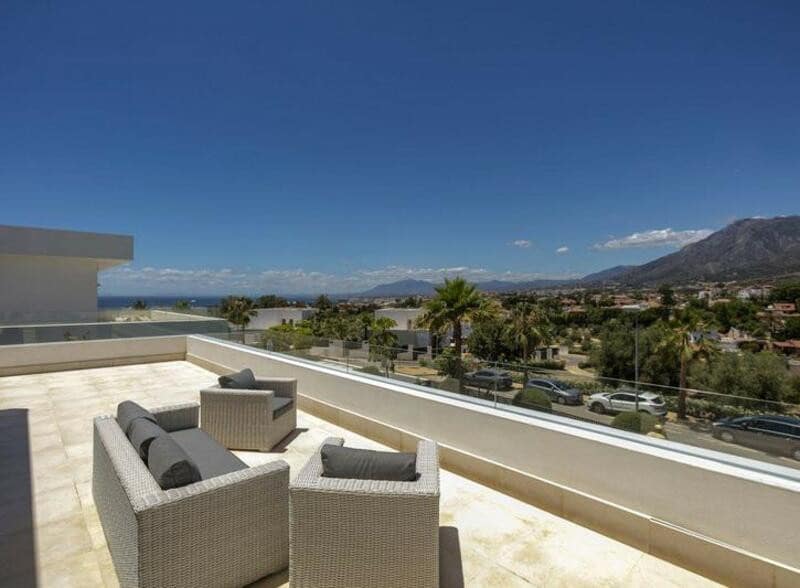 3 makuuhuone Huvila vuokrattavana paikassa Marbella mukana uima-altaan 
autotalli - 8 500 € (Ref: 9429608)