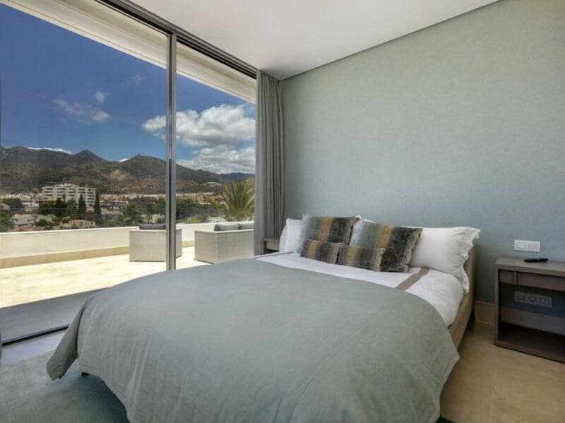 3 makuuhuone Huvila vuokrattavana paikassa Marbella mukana uima-altaan 
autotalli - 8 500 € (Ref: 9429608)