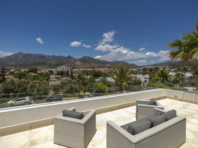 3 makuuhuone Huvila vuokrattavana paikassa Marbella mukana uima-altaan 
autotalli - 8 500 € (Ref: 9429608)