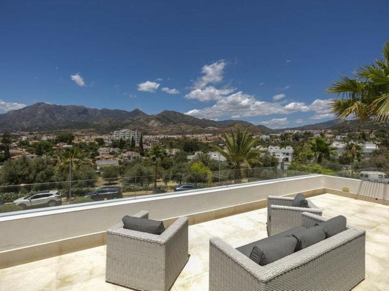 3 soverom Villa til leie i Marbella med svømmebasseng garasje - € 9 000 (Ref: 9429608)