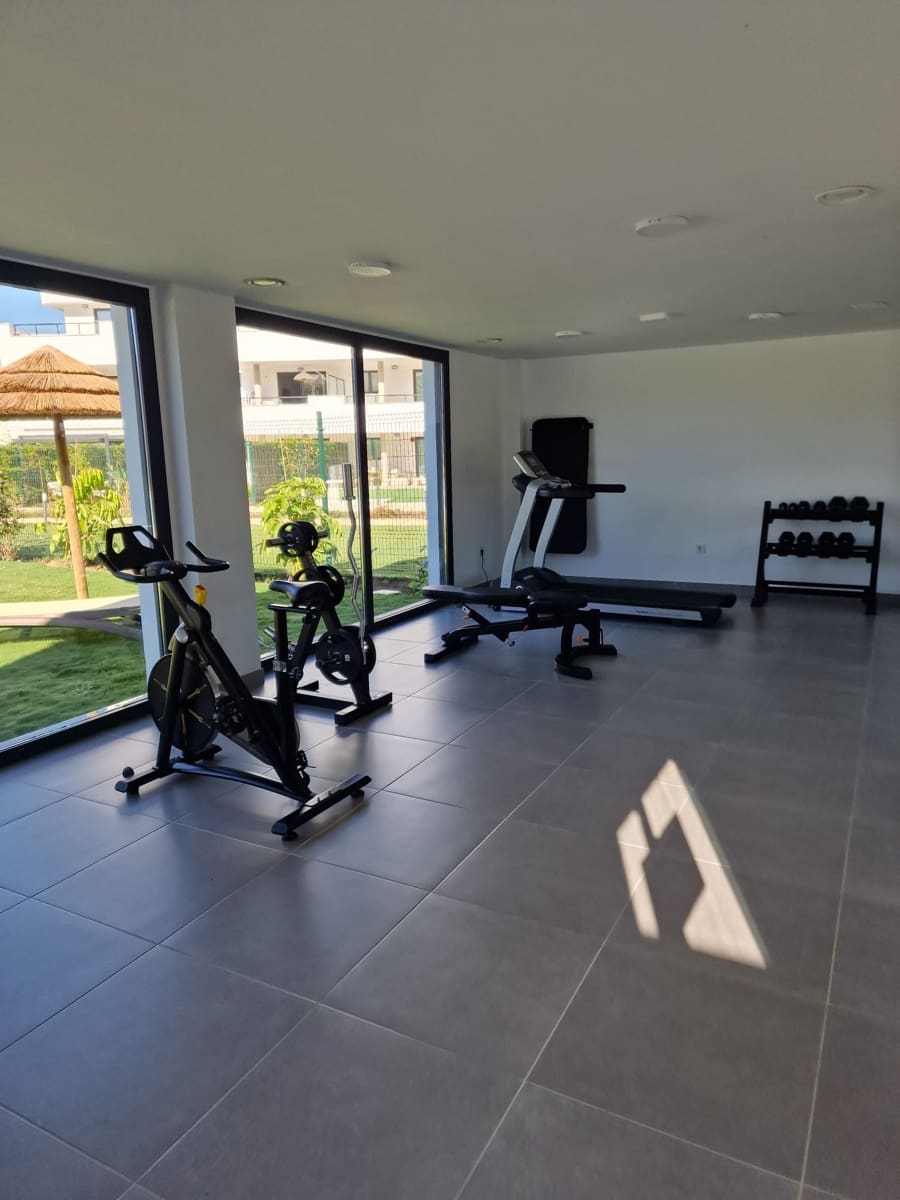 2 Zimmer Apartment zu verkaufen in Estepona mit Pool Garage - 445.000 € (Ref: 9432830)