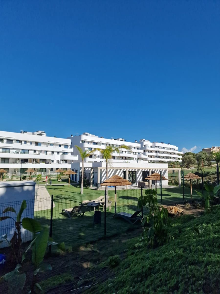 2 Zimmer Apartment zu verkaufen in Estepona mit Pool Garage - 445.000 € (Ref: 9432830)