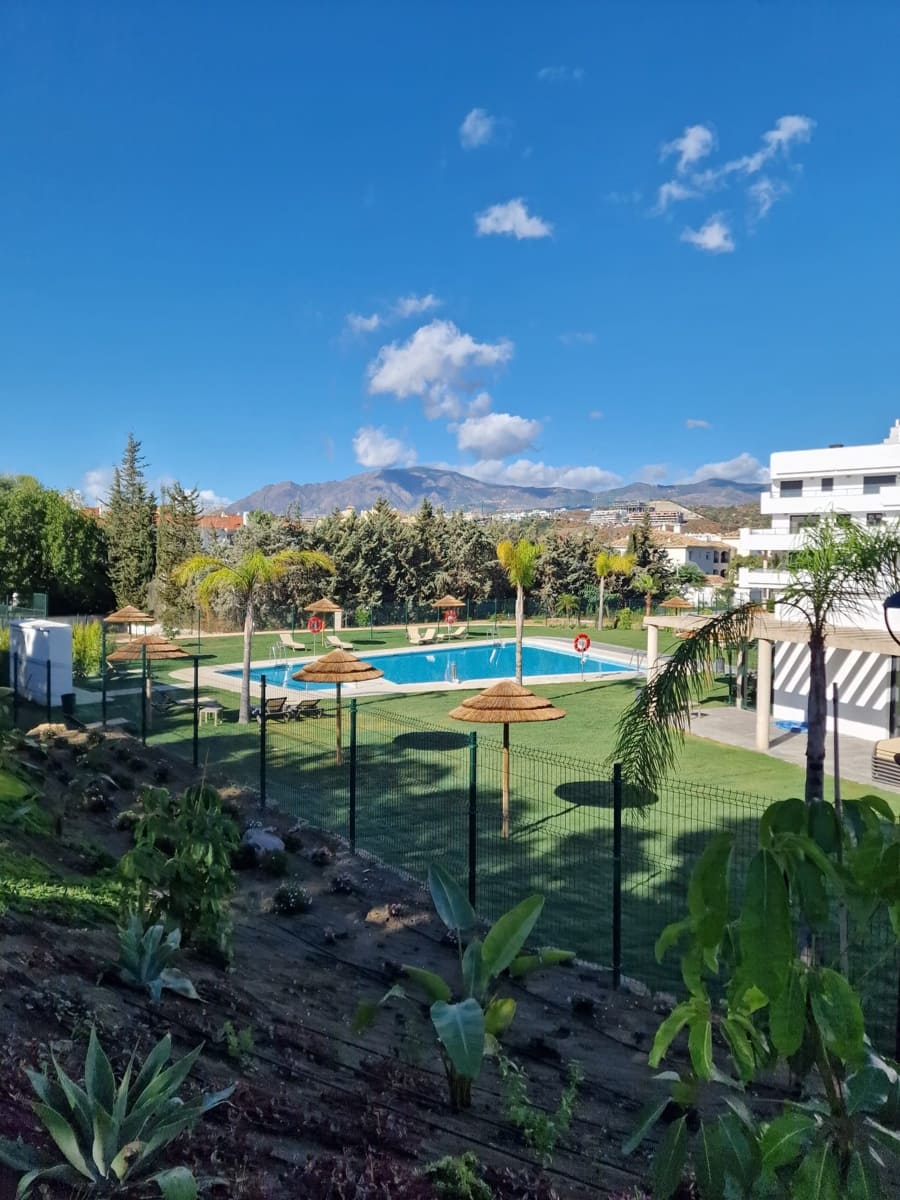 2 Zimmer Apartment zu verkaufen in Estepona mit Pool Garage - 445.000 € (Ref: 9432830)