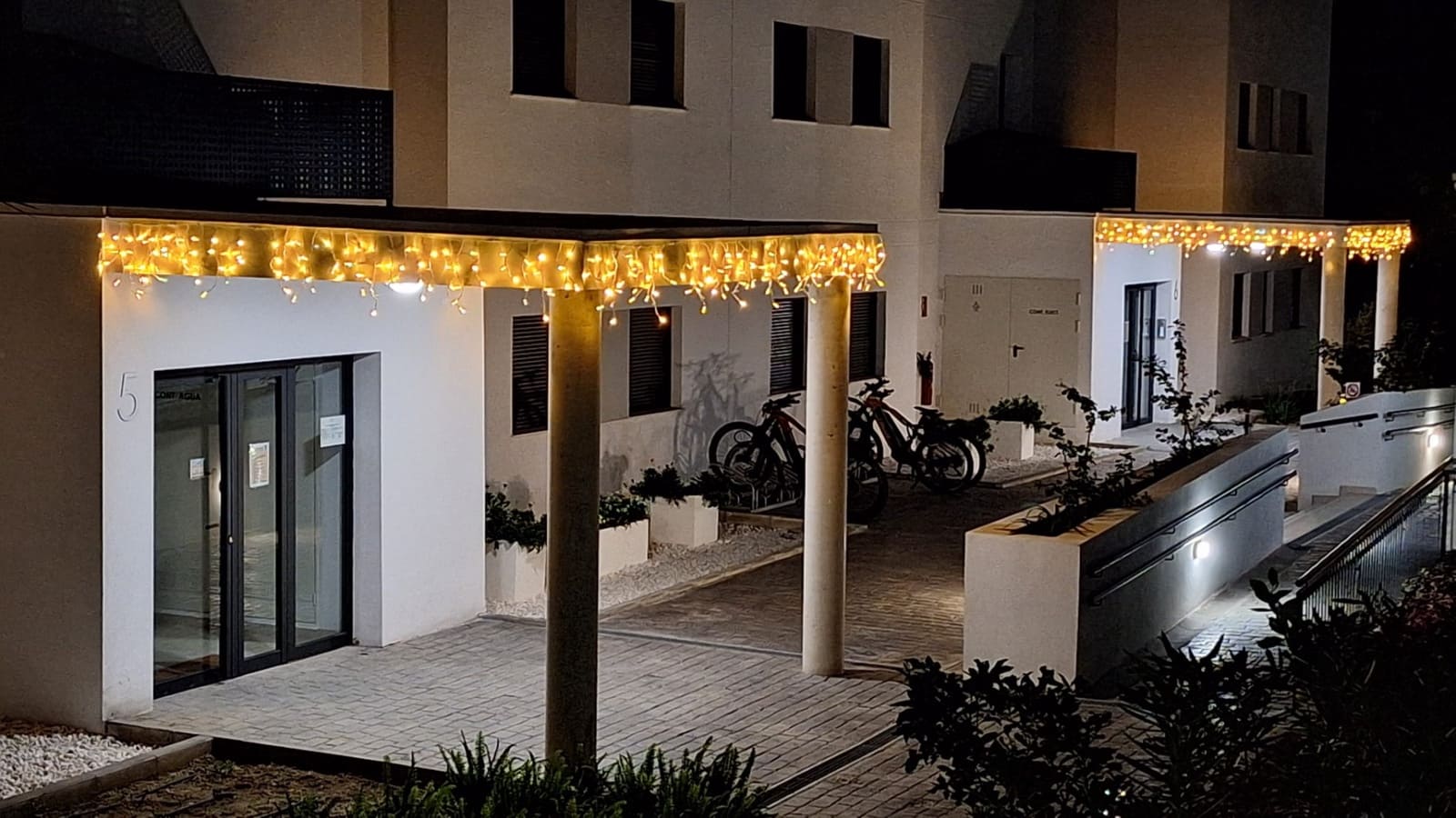 2 Zimmer Apartment zu verkaufen in Estepona mit Pool Garage - 445.000 € (Ref: 9432830)