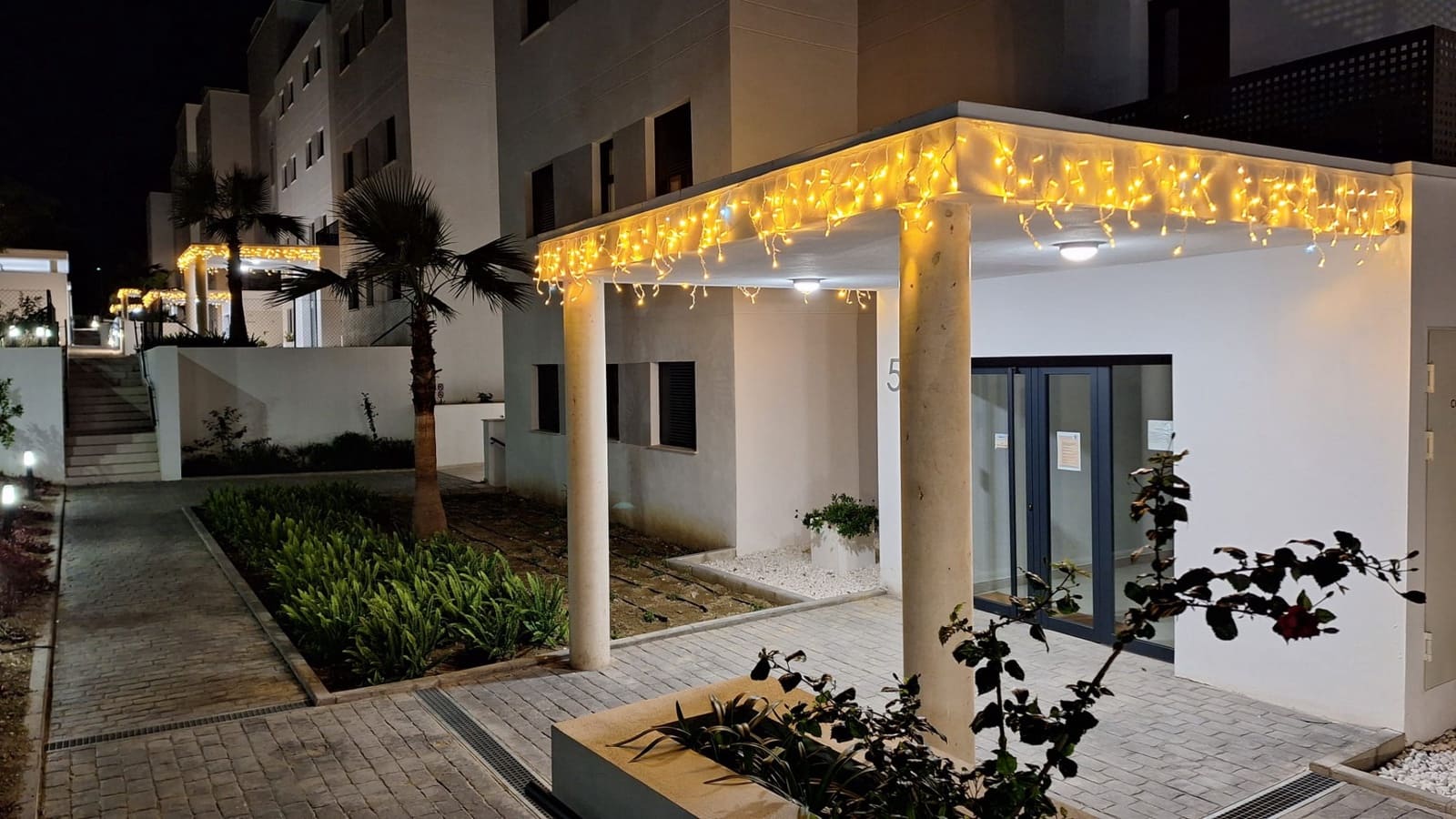 2 Zimmer Apartment zu verkaufen in Estepona mit Pool Garage - 445.000 € (Ref: 9432830)