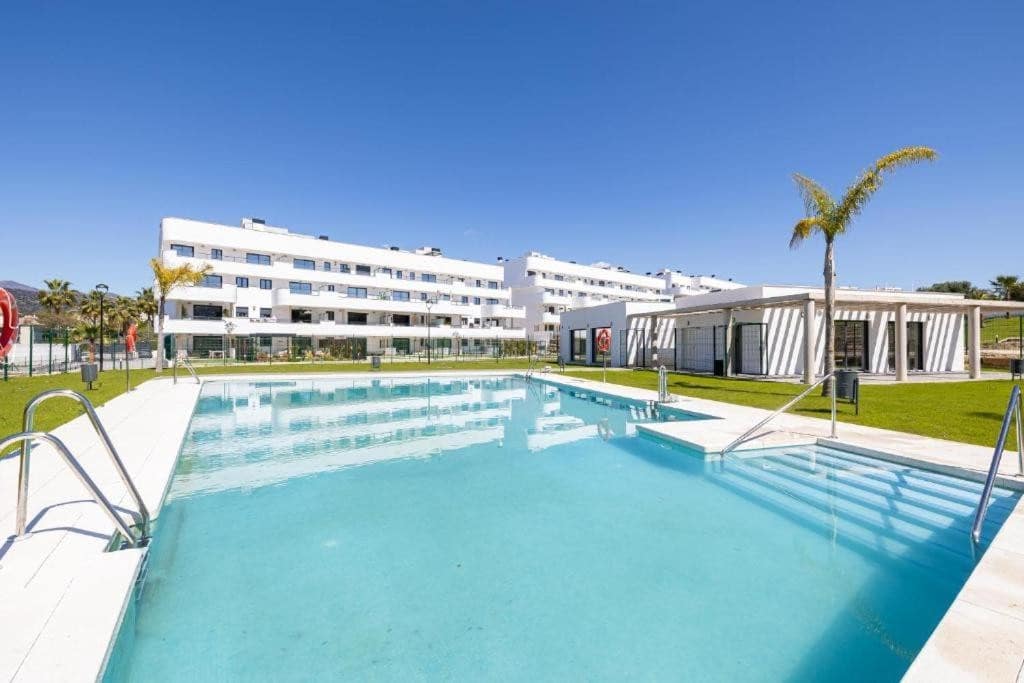2 slaapkamer Appartement te koop in Estepona met zwembad garage - € 445.000 (Ref: 9432830)