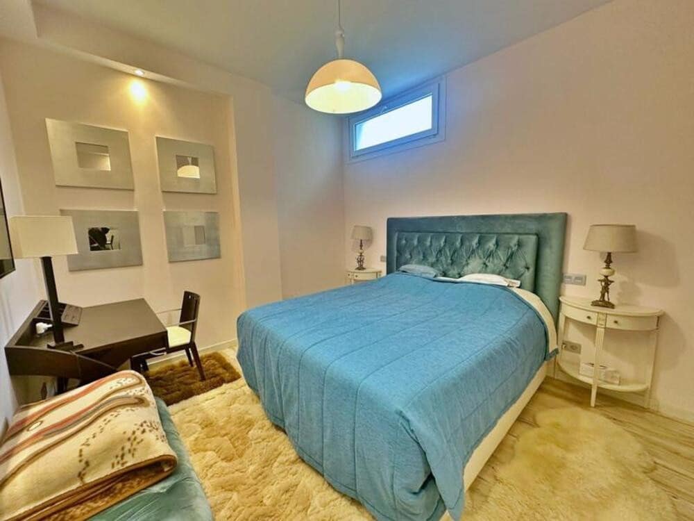 5 soveværelse Semi-Rækkehus til leje i Estepona med swimmingpool garage - € 4.500 (Ref: 9432831)