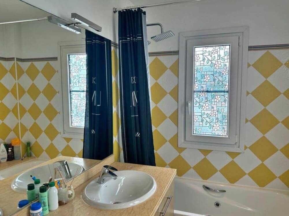 5 soveværelse Semi-Rækkehus til leje i Estepona med swimmingpool garage - € 4.500 (Ref: 9432831)