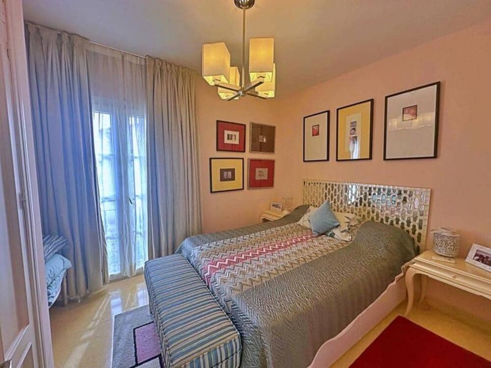 5 soveværelse Semi-Rækkehus til leje i Estepona med swimmingpool garage - € 4.500 (Ref: 9432831)