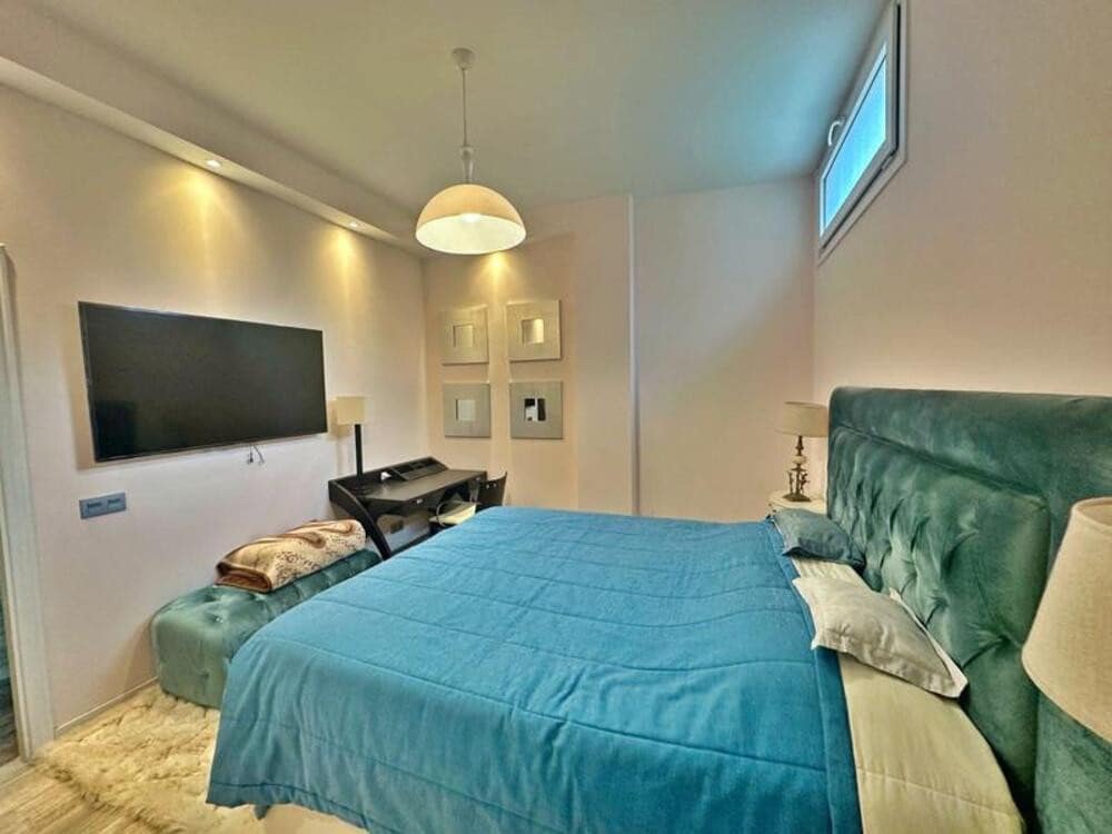 5 soveværelse Semi-Rækkehus til leje i Estepona med swimmingpool garage - € 4.500 (Ref: 9432831)