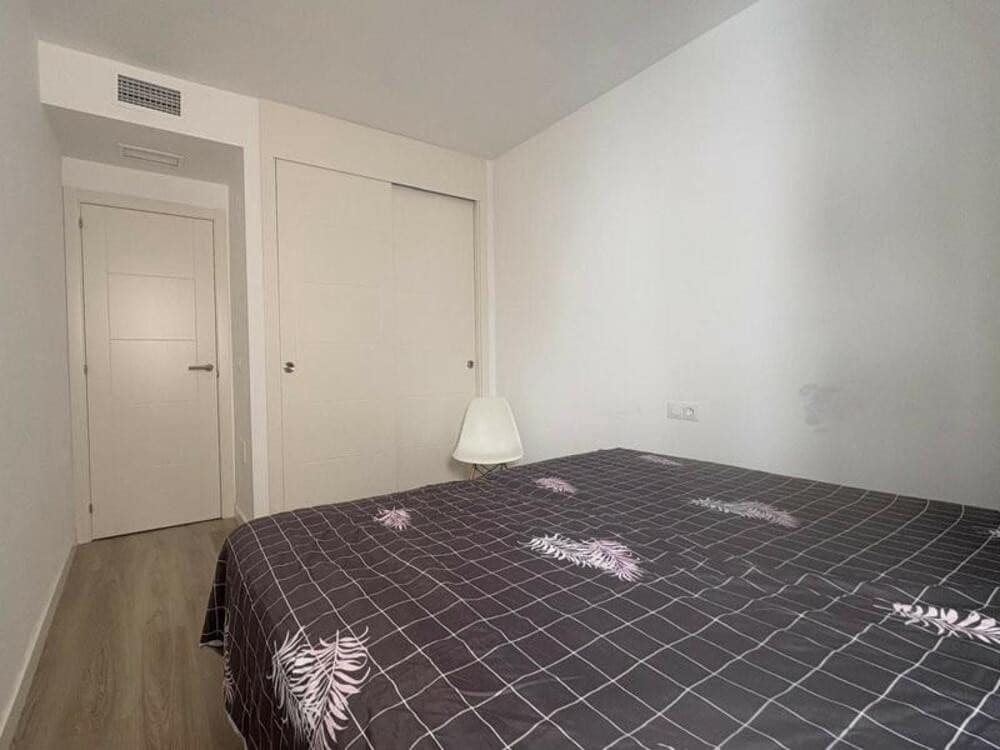 Appartement de 3 chambres à louer à Marbella avec piscine garage - 2 500 € (Ref: 9432832)