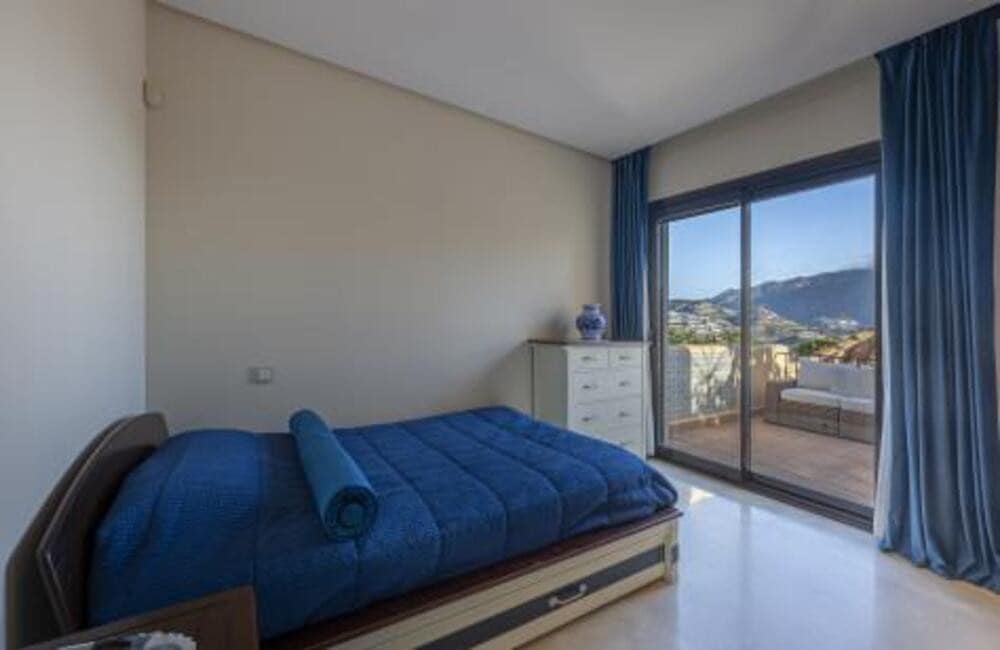 3 quarto Apartamento para venda em Benahavis com piscina garagem - 1 500 000 € (Ref: 9436613)