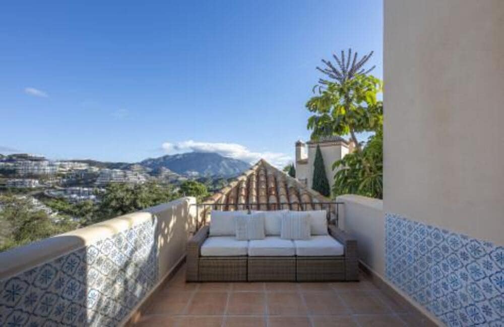 3 quarto Apartamento para venda em Benahavis com piscina garagem - 1 500 000 € (Ref: 9436613)