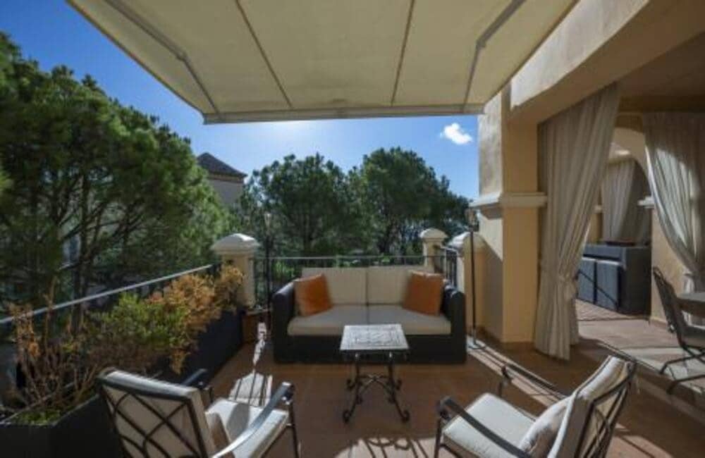 3 quarto Apartamento para venda em Benahavis com piscina garagem - 1 500 000 € (Ref: 9436613)