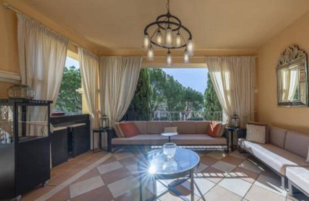 3 quarto Apartamento para venda em Benahavis com piscina garagem - 1 500 000 € (Ref: 9436613)