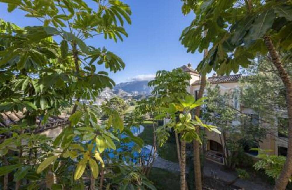 3 quarto Apartamento para venda em Benahavis com piscina garagem - 1 500 000 € (Ref: 9436613)