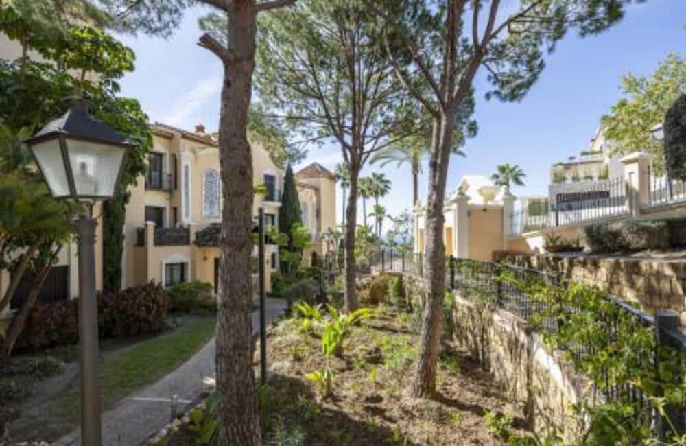 3 quarto Apartamento para venda em Benahavis com piscina garagem - 1 500 000 € (Ref: 9436613)